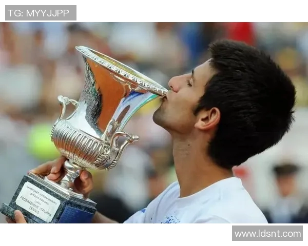 南京足球队的崛起之路:邀请赛中的荣耀与挑战全景回顾 南京足球队的崛起之路:邀请赛中的荣耀与挑战全景回顾