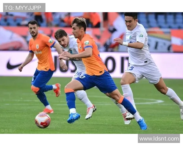 成都网球队边路渗透战术解析及其在网球比赛中的应用探讨 成都网球队边路渗透战术解析及其在网球比赛中的应用探讨