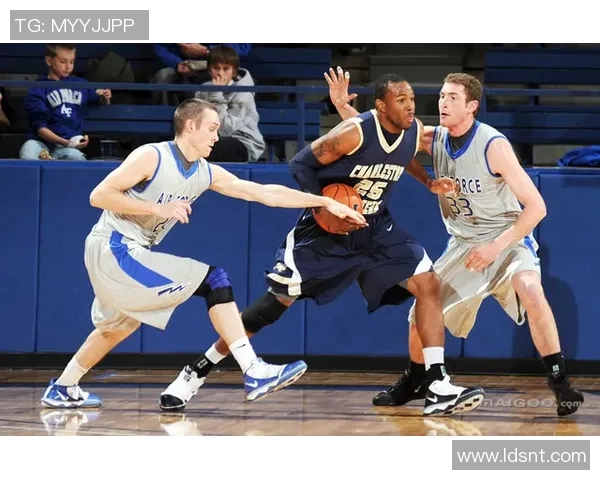 羽毛球装备选购指南：必备护具推荐与选购技巧分享