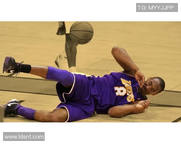 科比在2005年对阵小牛的精彩表现与经典瞬间回顾 科比在2005年对阵小牛的精彩表现与经典瞬间回顾