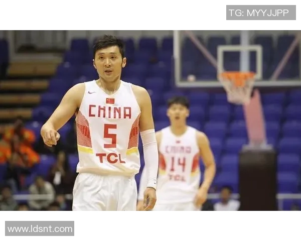 郭艾伦带领中国男篮迎战国际赛场挑战自我展现篮球魅力与团队精神