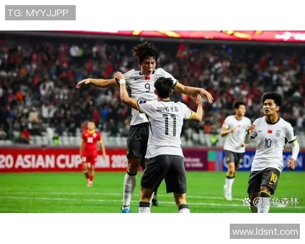 雪城大学与亚利桑那大学激战正酣谁将赢得这场篮球盛宴